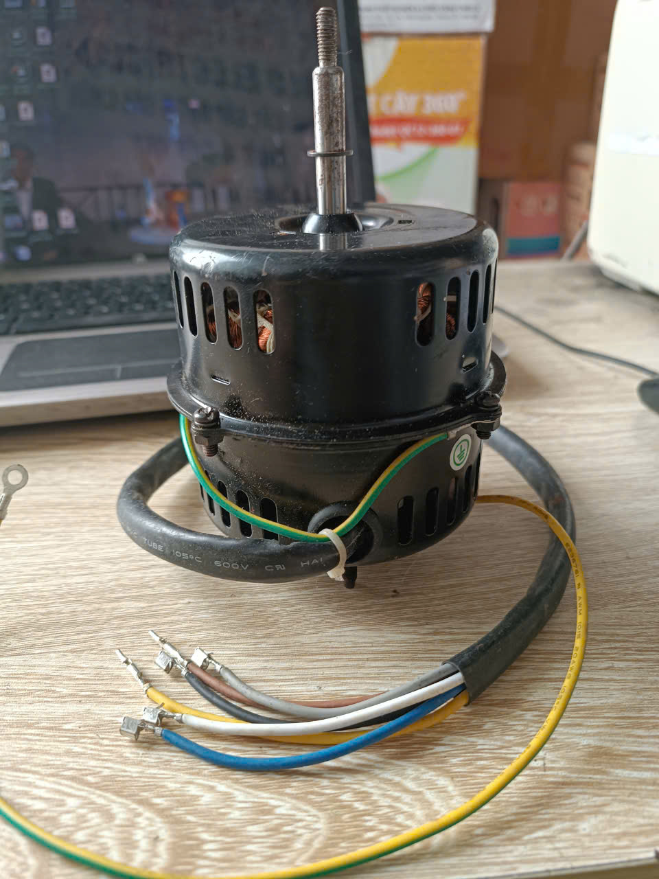 dong-co-may-hut-mui-nha-bep-100W-2