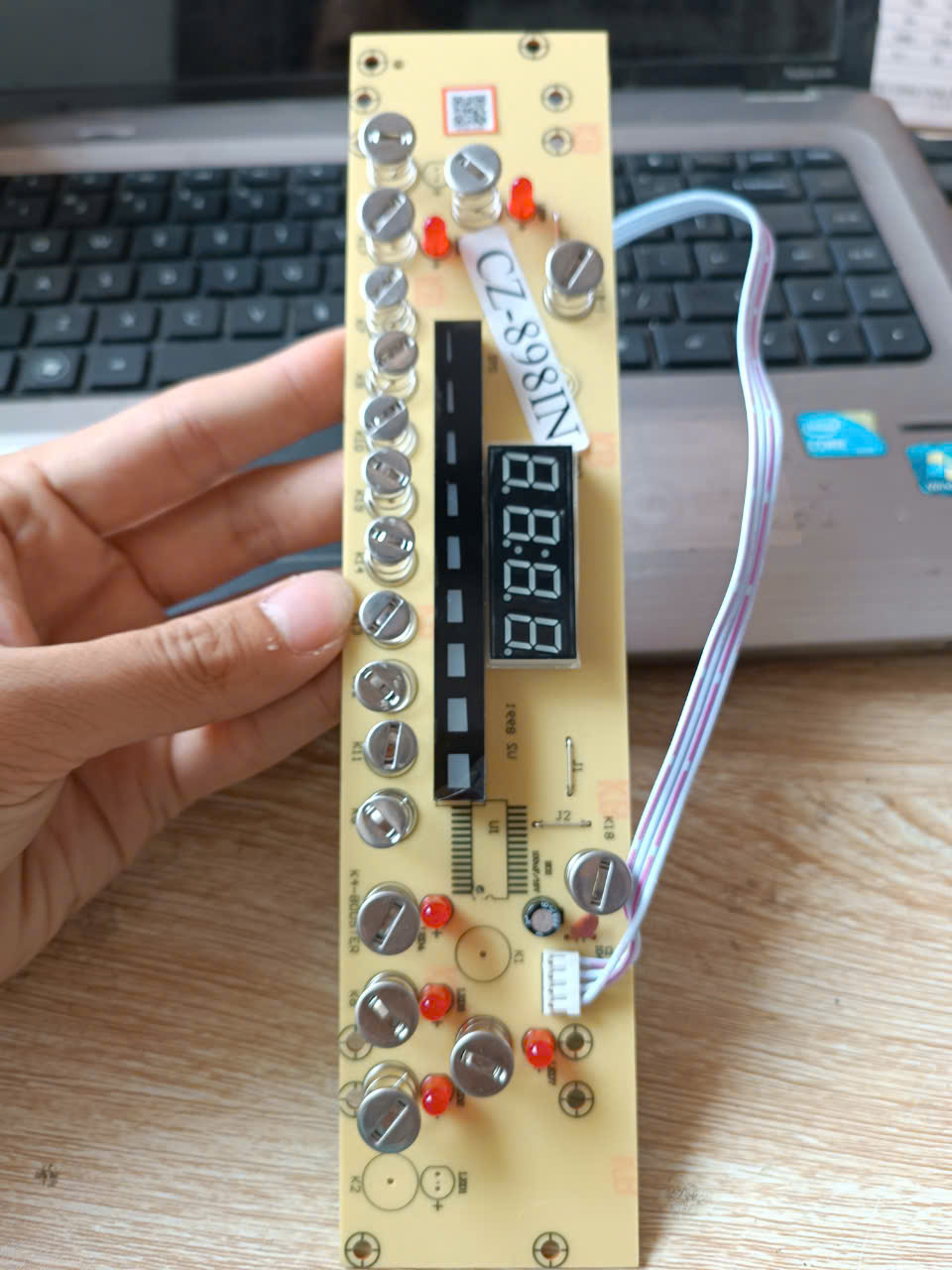 mach-dieu-khien-bep-tu-canzy-cz898in-2