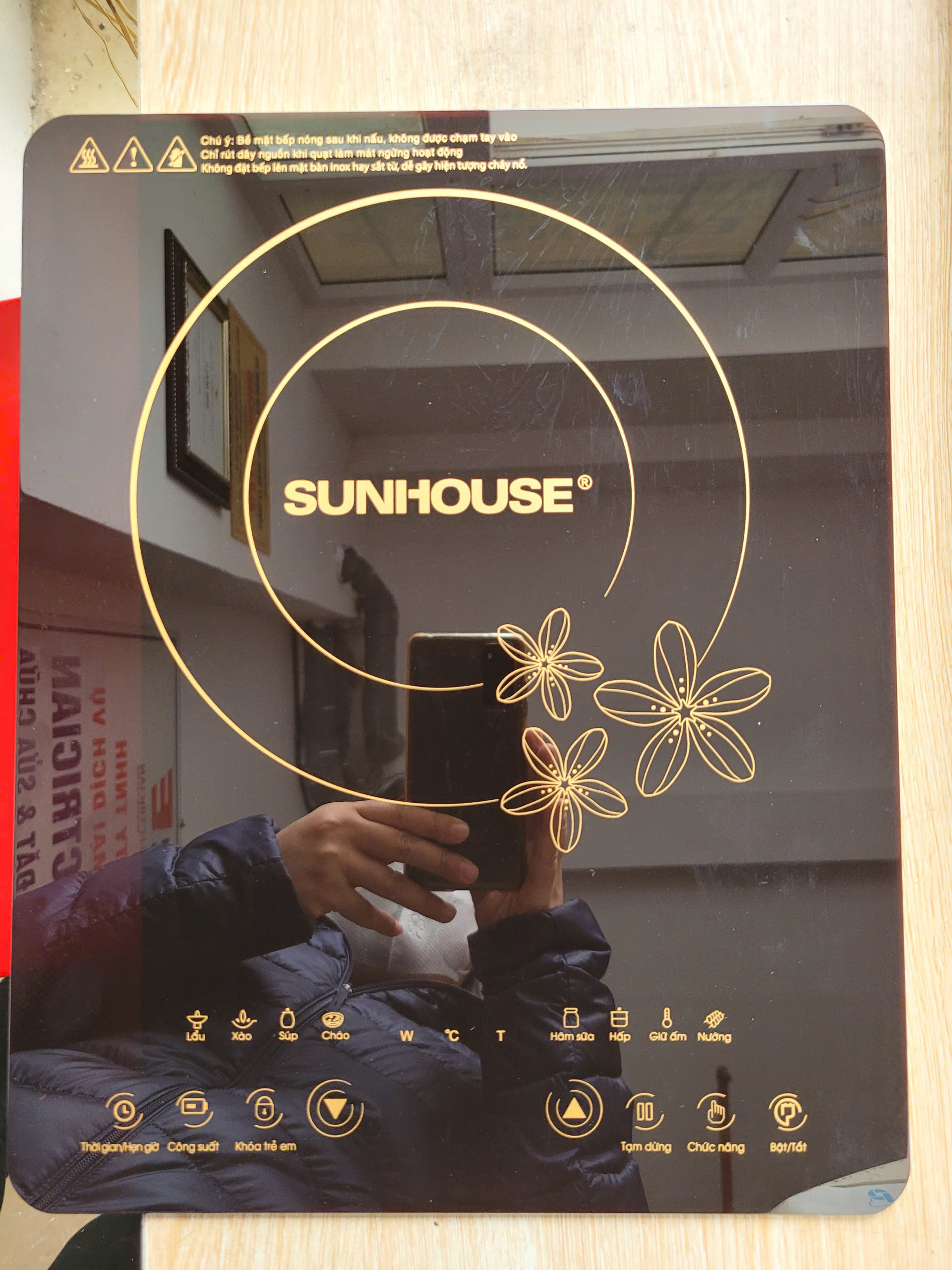 mat-kinh-bep-tu-sunhouse-shd6800-doi-moi-2