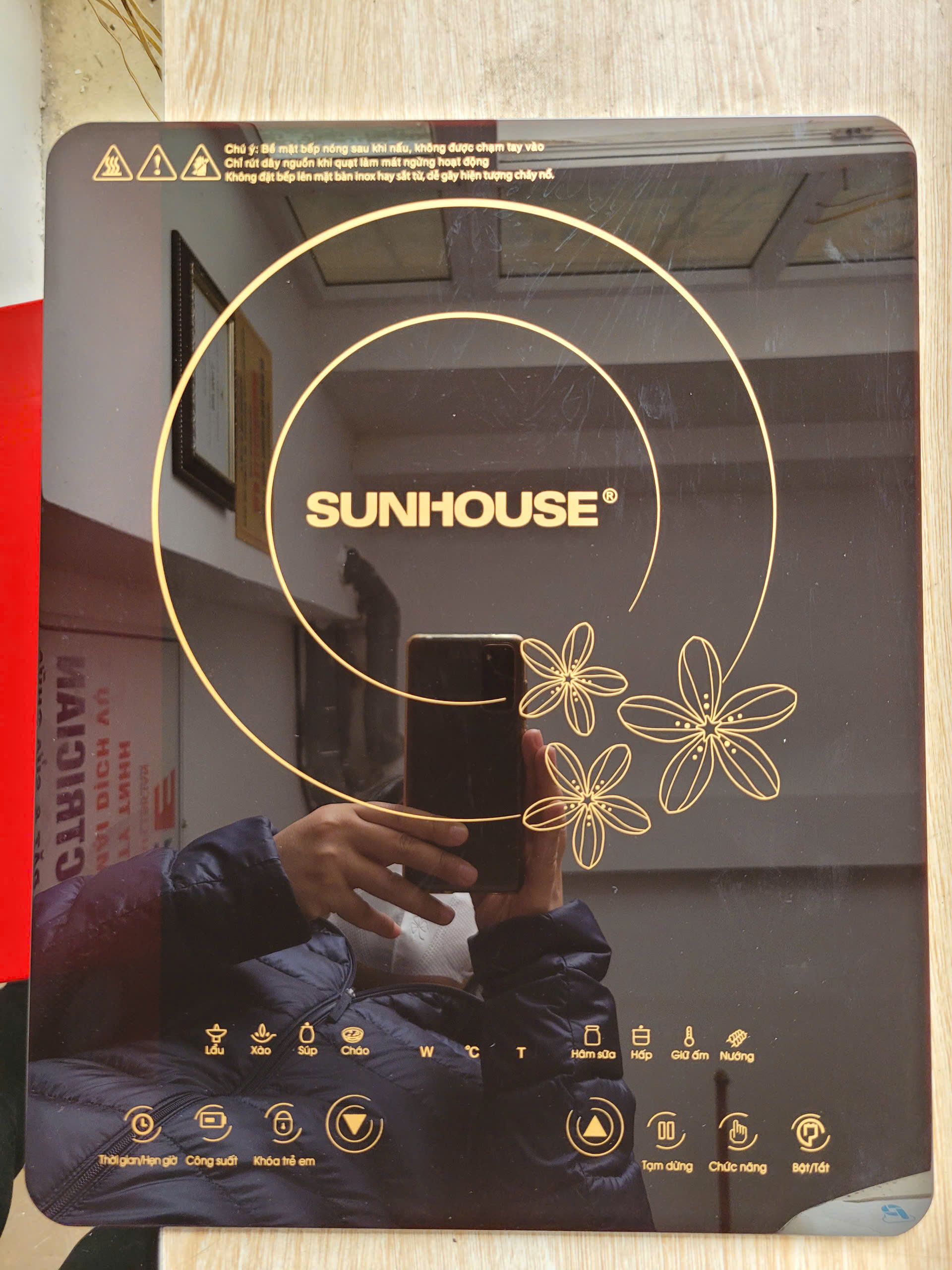 mat-kinh-bep-tu-sunhouse-shd6800-doi-moi-3