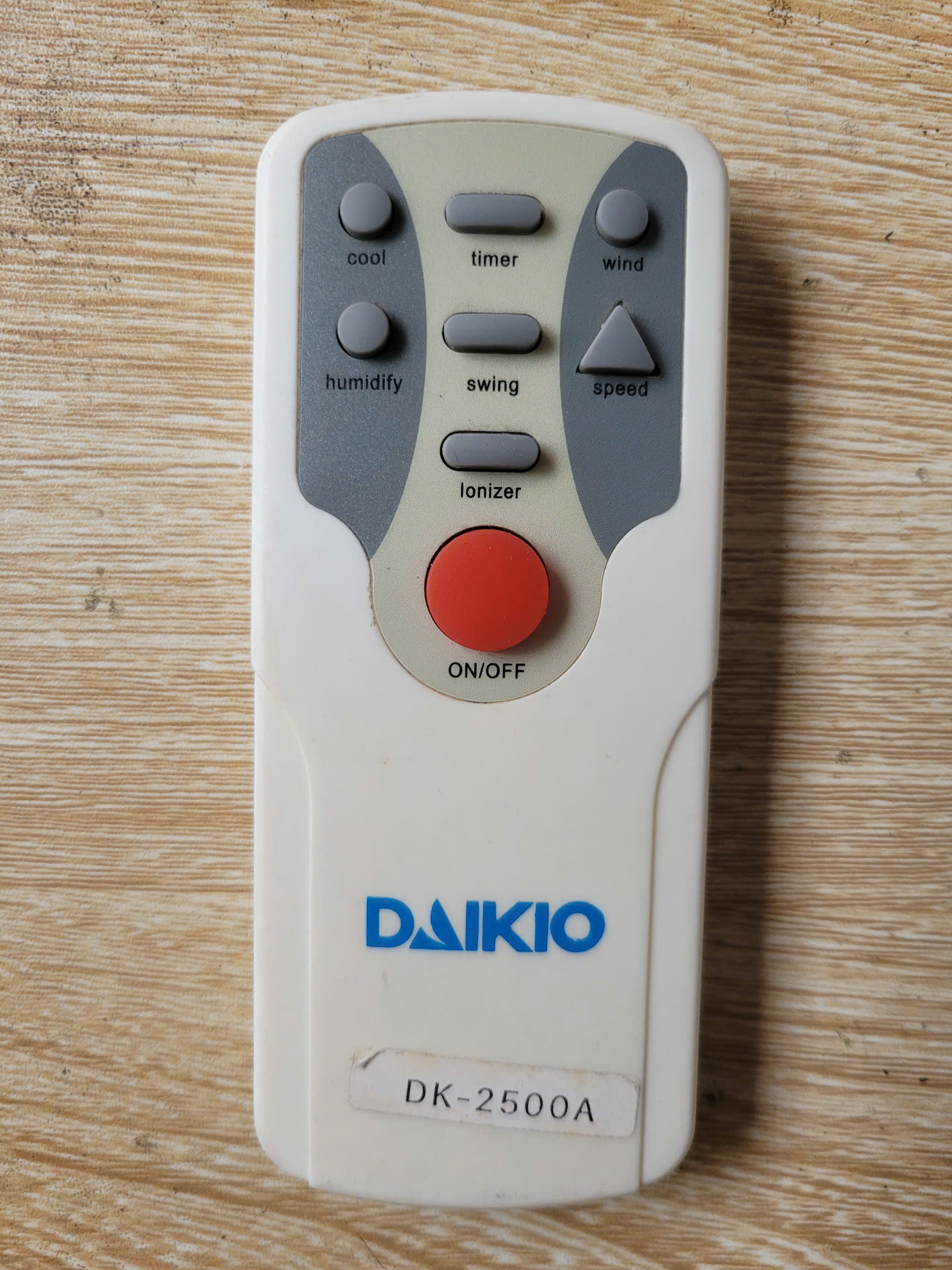 dieu-khien-tu-xa-quat-dieu-hoa-daikio-dk2500a-5