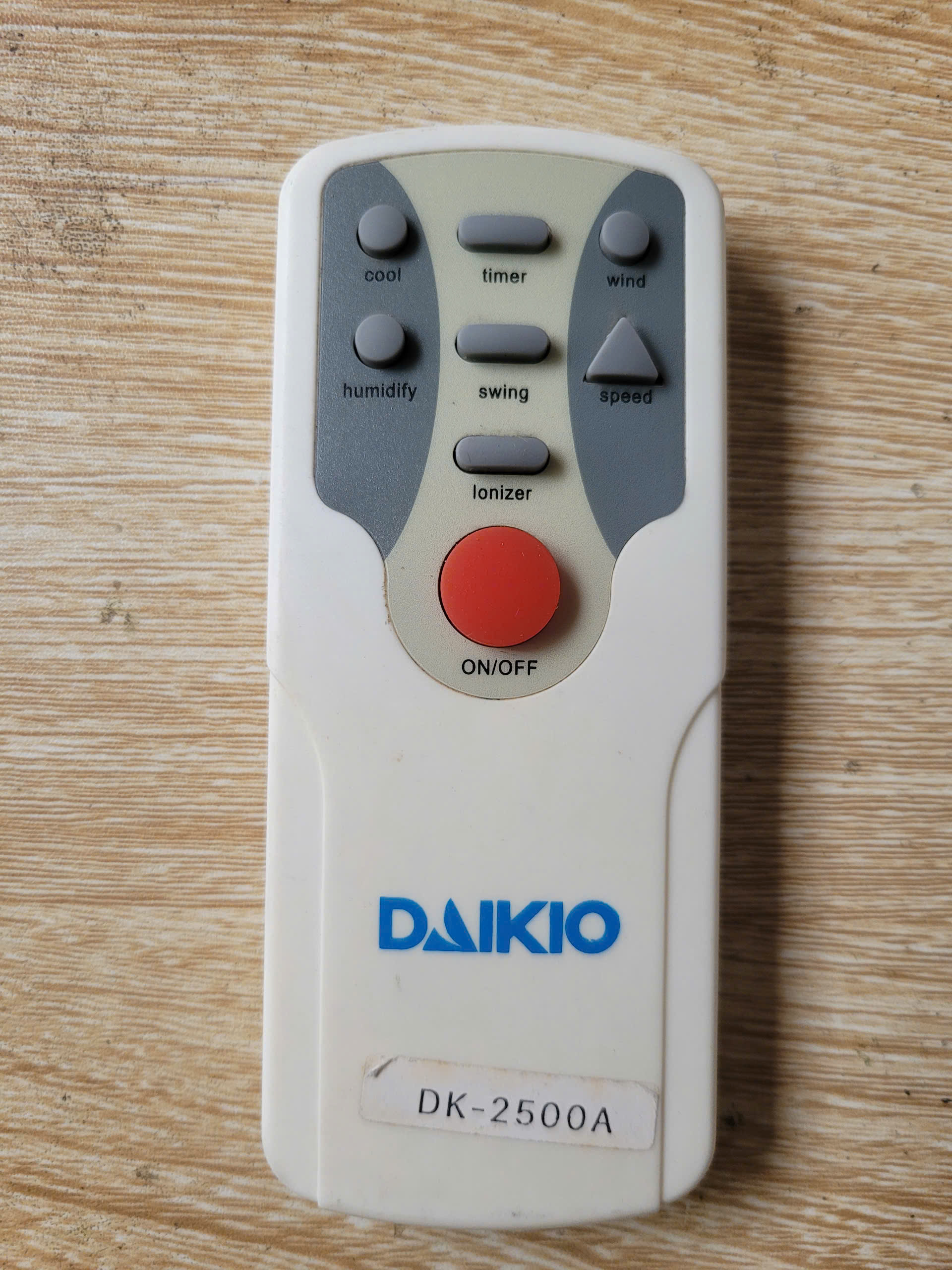 dieu-khien-tu-xa-quat-dieu-hoa-daikio-dk2500a-6