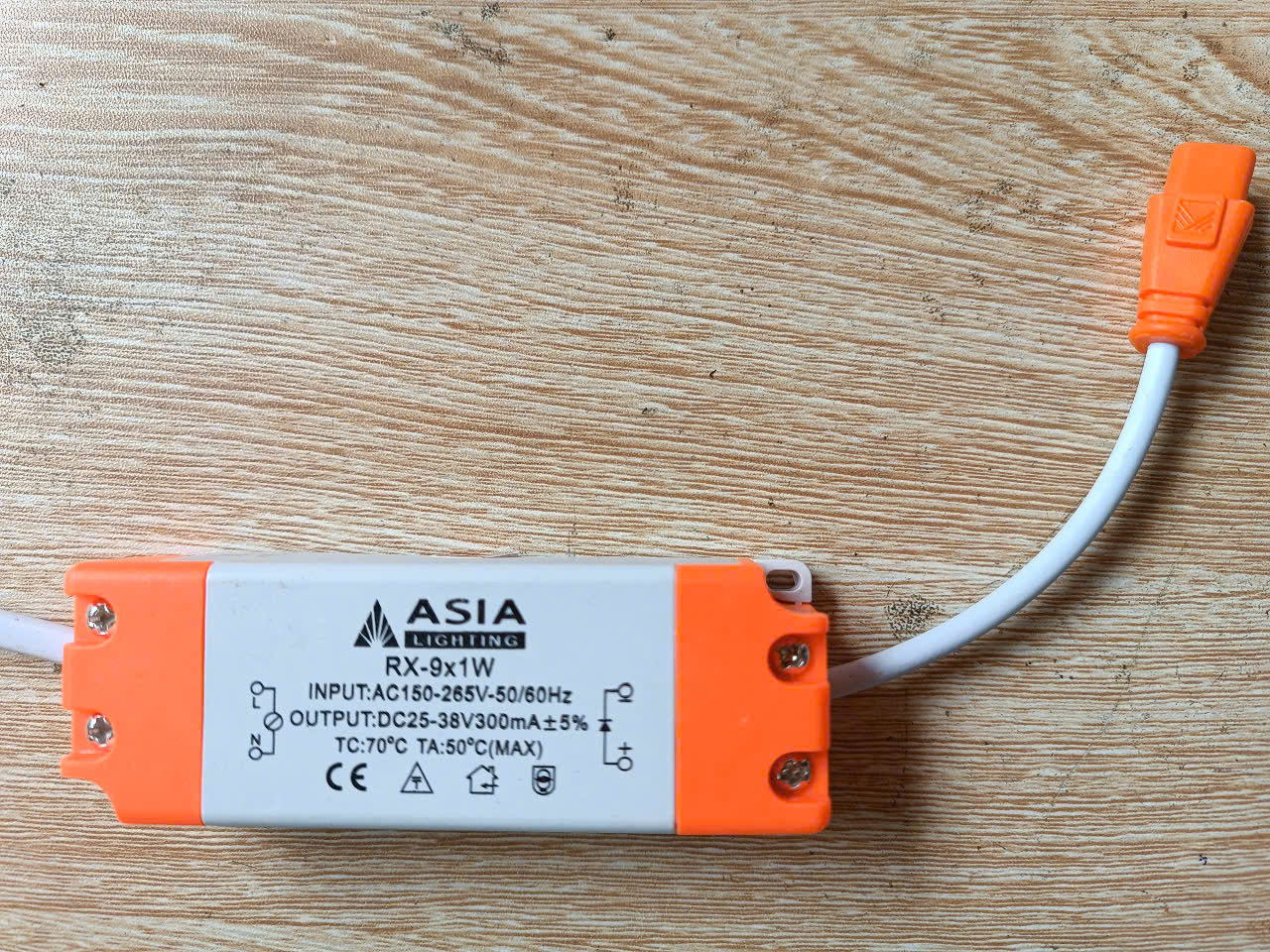 bo-nguon-khoi-dong-downlight-den-led-am-tran-9w-doi-mau-5