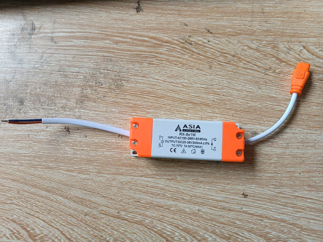 bo-nguon-khoi-dong-downlight-den-led-am-tran-9w-doi-mau-6